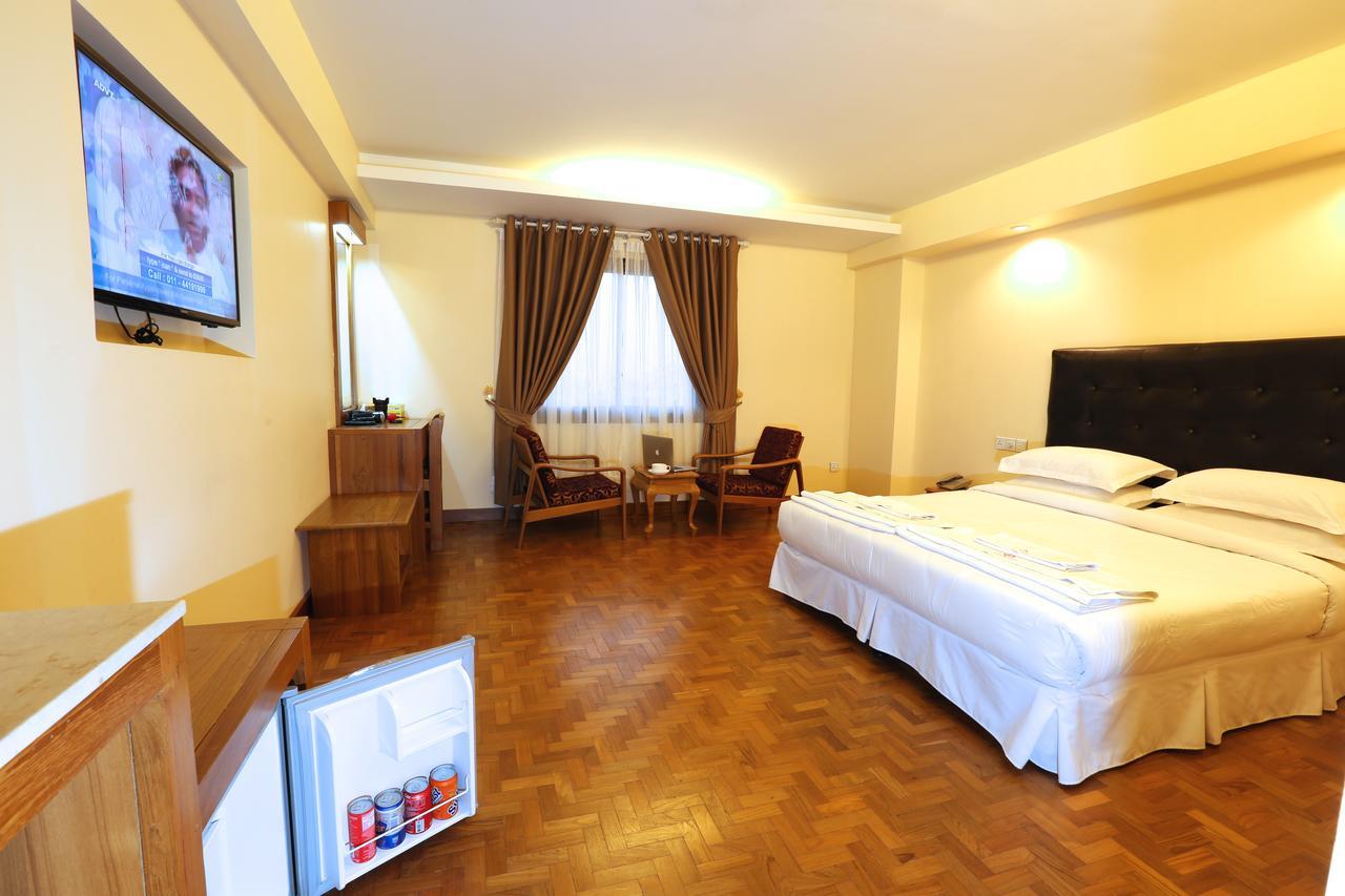 Queen'S Park Hotel Yangon Exterior photo